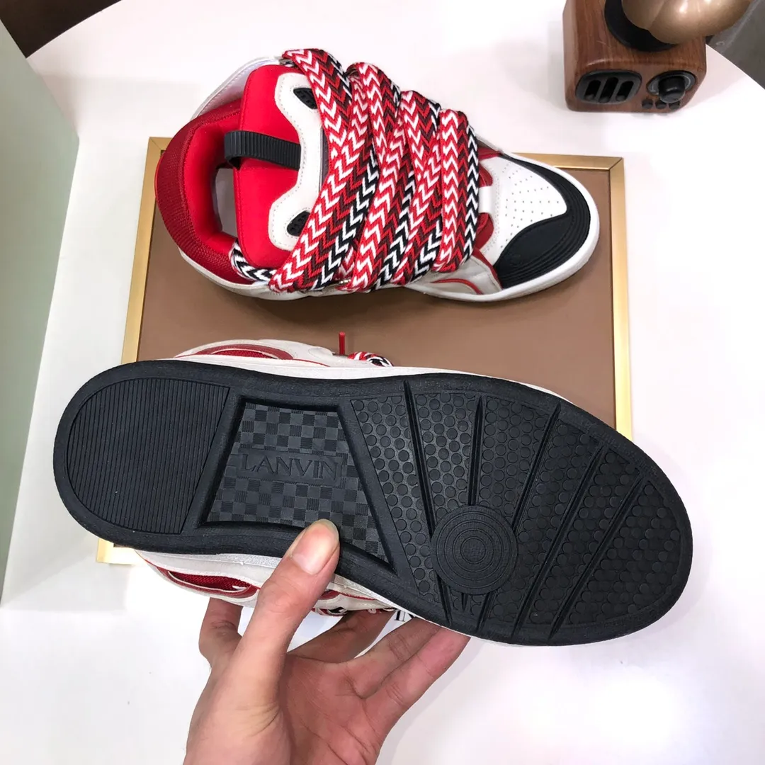Men's men's shoes💰820💰[LANVIN] The latest lace-up fashionable casual couple sneakers, high-quality CLAY couple series‼ ️ The latest trendy products of the season 🌈Many bloggers have planted grass and purchased the original open-mold customization. The upper and outsole are sewn with mark threads without edge sealing. A variety of material splicing combination design. Very versatile for fashionable and casual wear. Comfortable on the feet. Self-recommended. Upper cowhide + cow suede + breathable mesh lining. Foot-padding cowhide. Exclusive original open-mold clear logo rubber outsole ⚠️Couple standard size 36-40 for women and 38-44 for men.